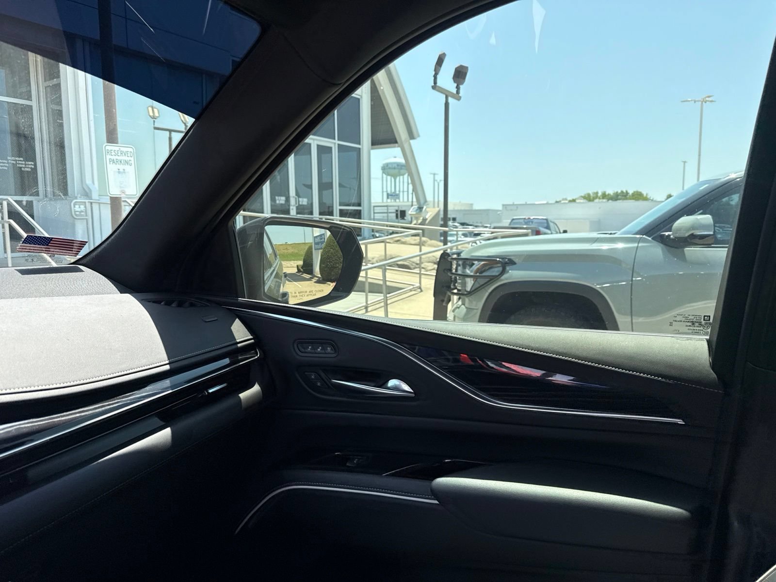 Used 2022 Cadillac Escalade Sport RWD image 27
