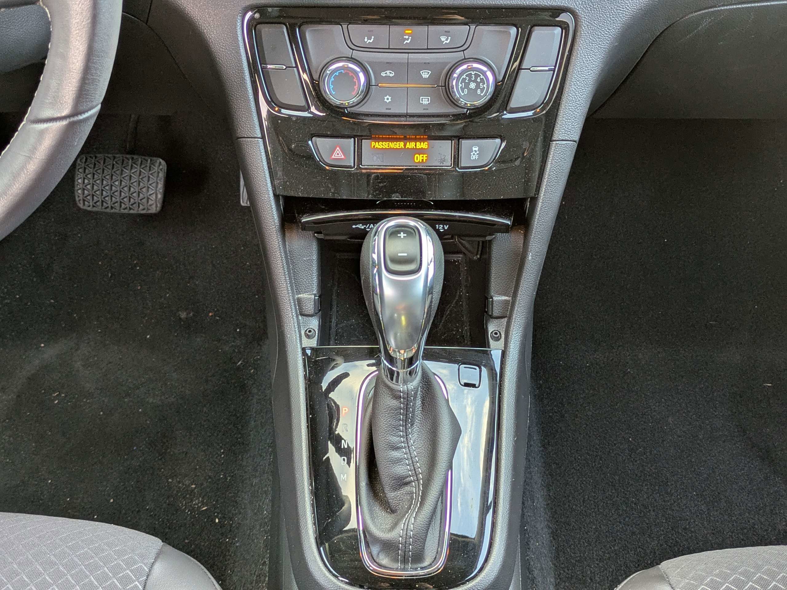 Used 2022 Buick Encore Preferred w/ Safety Package image 29