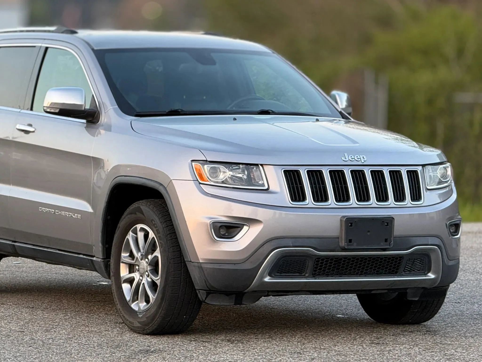 Used 2014 Jeep Grand Cherokee Limited w/ Trailer Tow Group IV image 15