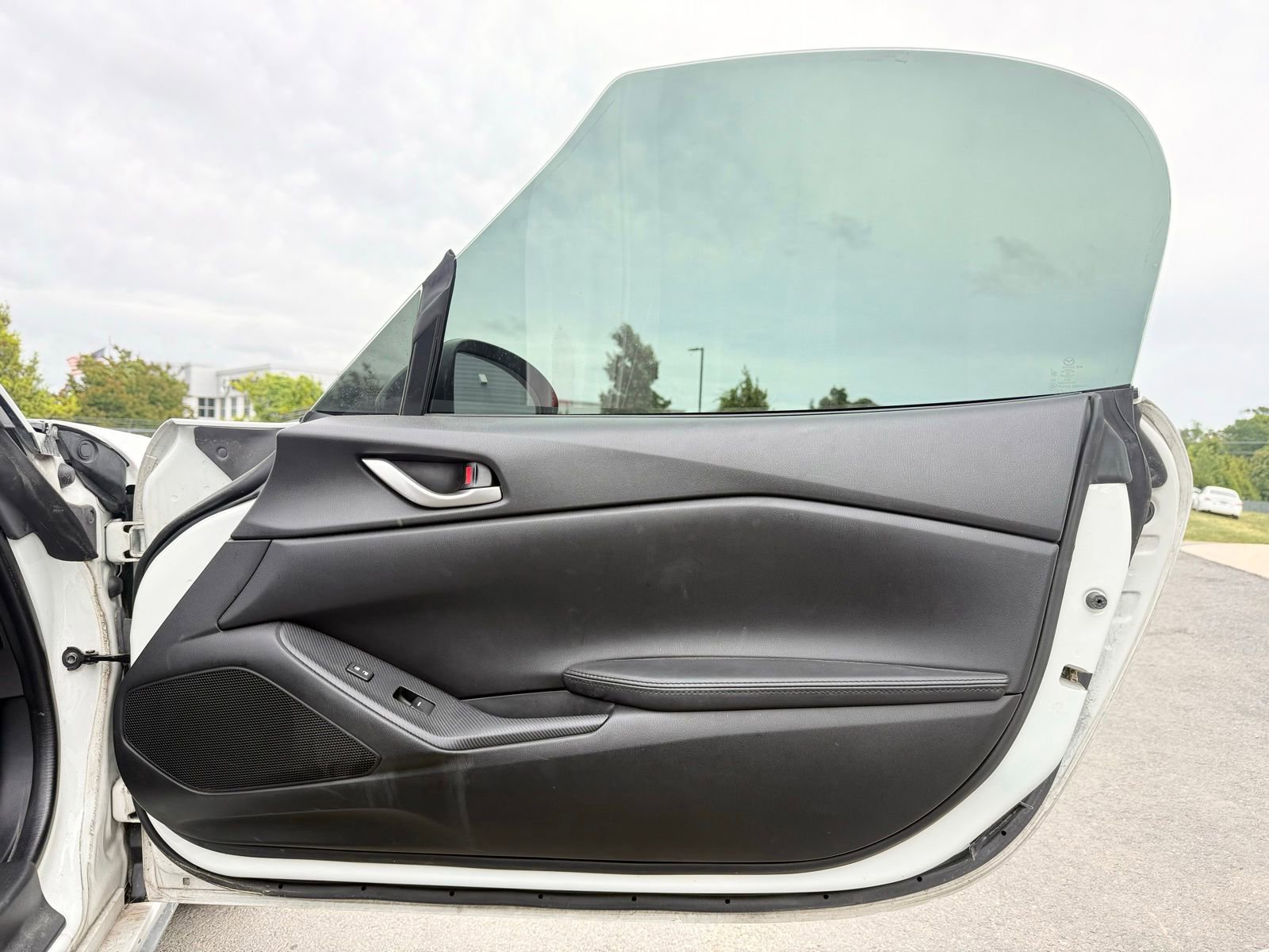 Used 2020 MAZDA MX-5 Miata Sport RWD image 30