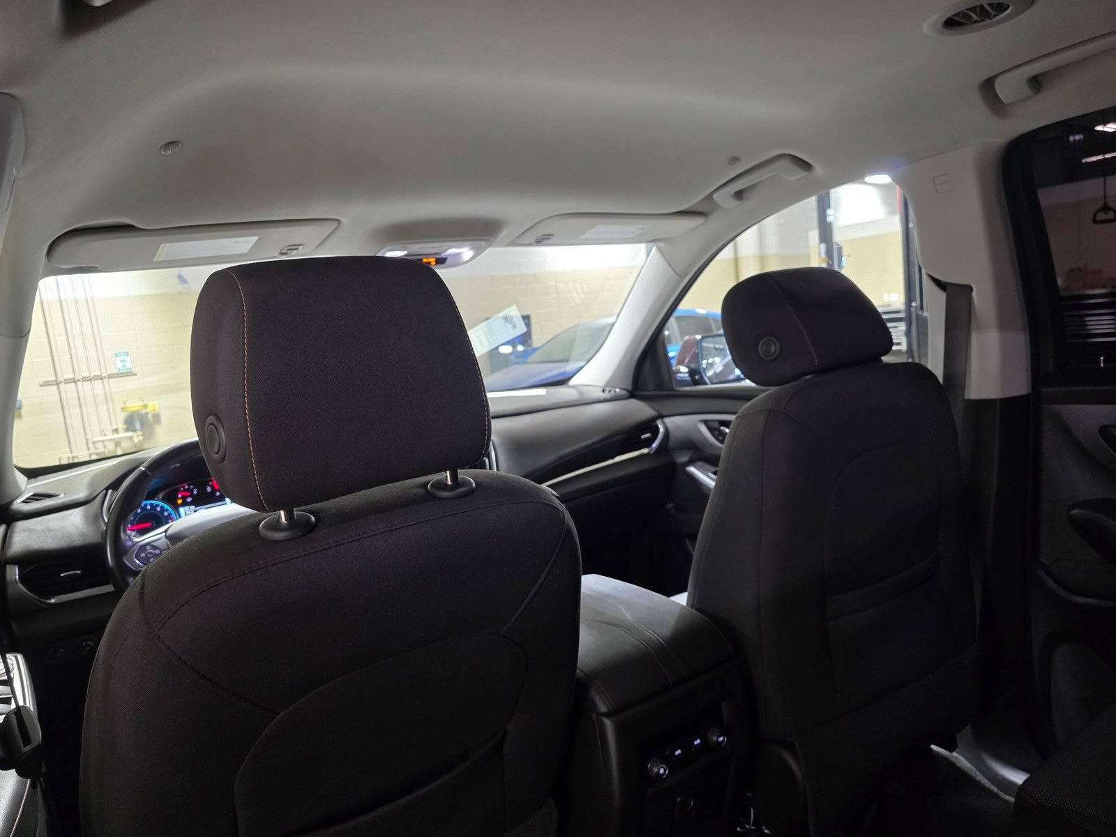 Used 2018 Chevrolet Traverse LT FWD image 16
