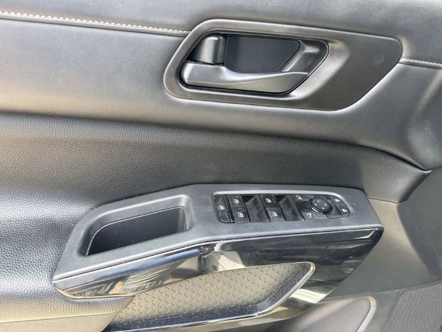Used 2023 Nissan Pathfinder S FWD image 26