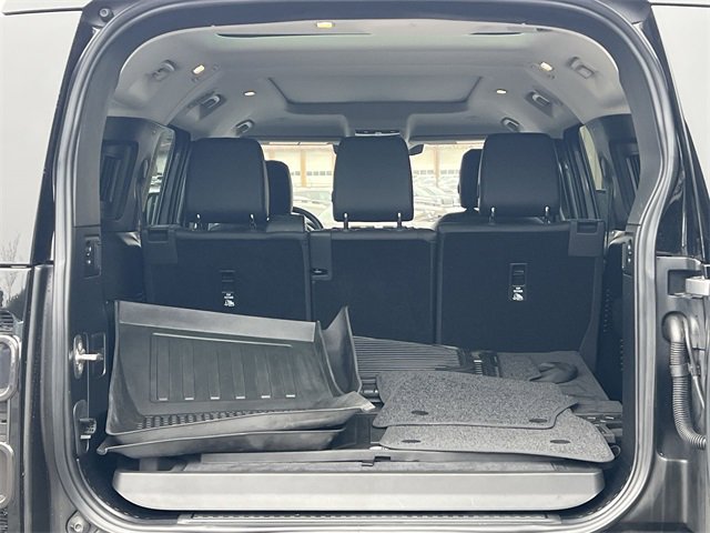 Used 2024 Land Rover Defender 130 S image 23