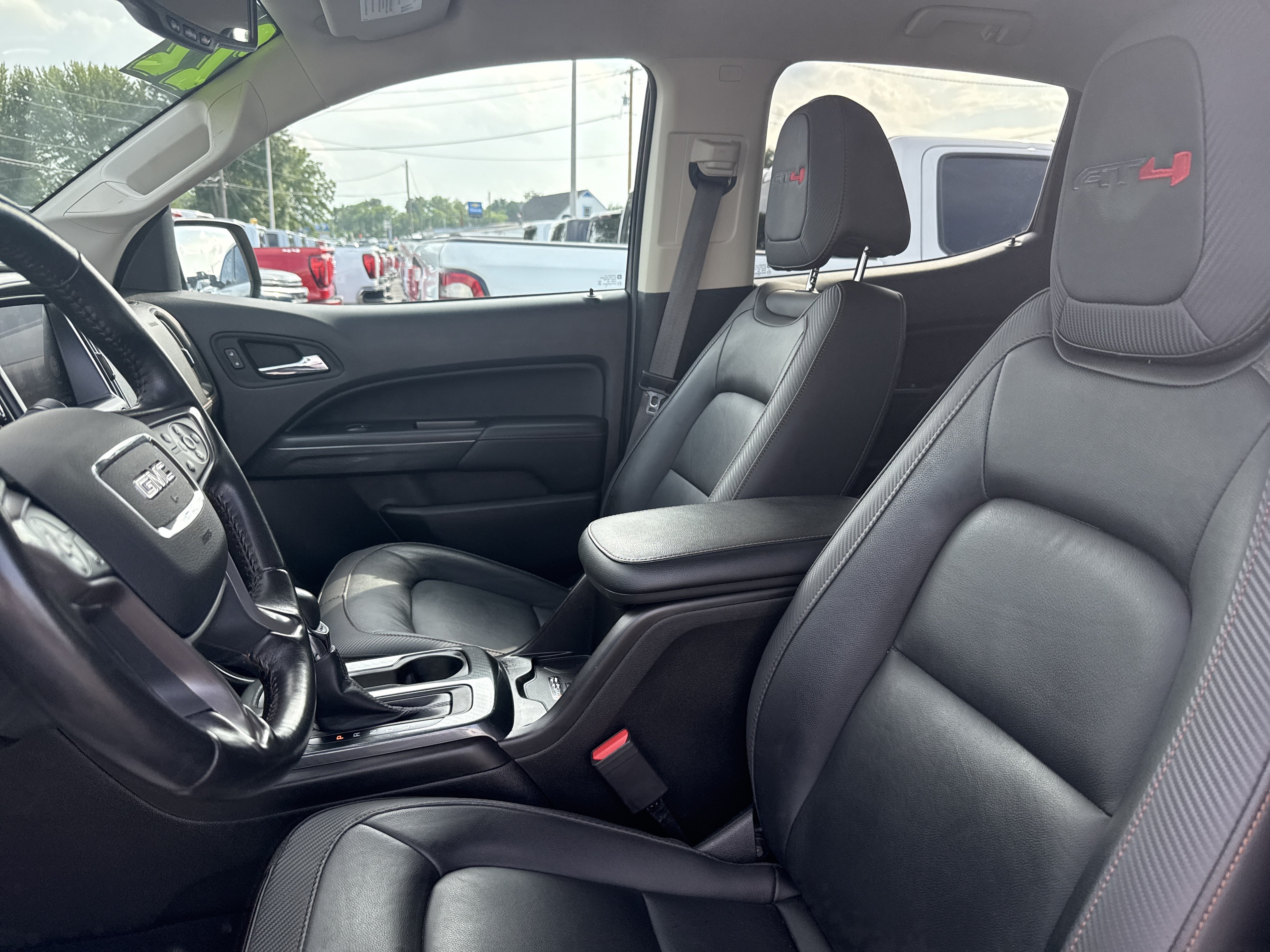 Used 2022 GMC Canyon AT4 w/ Trailering Package AWD/4WD image 12