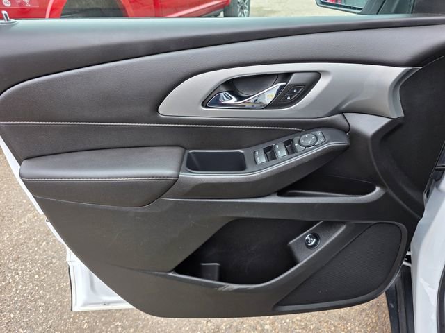 Used 2022 Chevrolet Traverse LT image 25