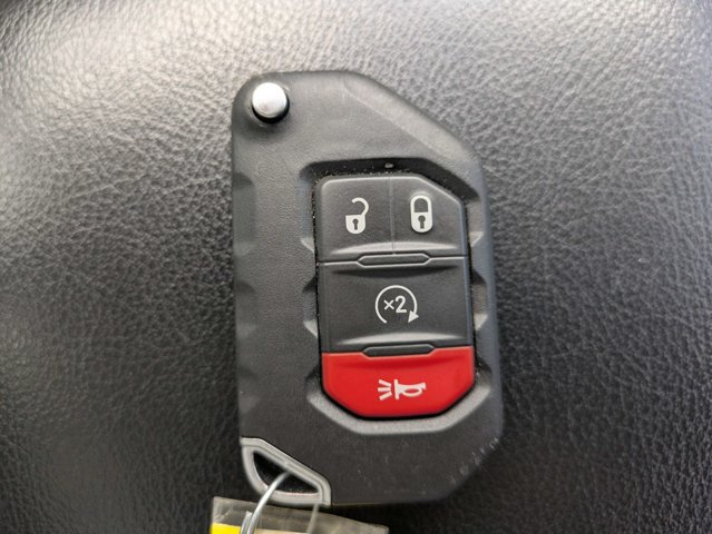 Used 2023 Jeep Gladiator Sport AWD/4WD image 30