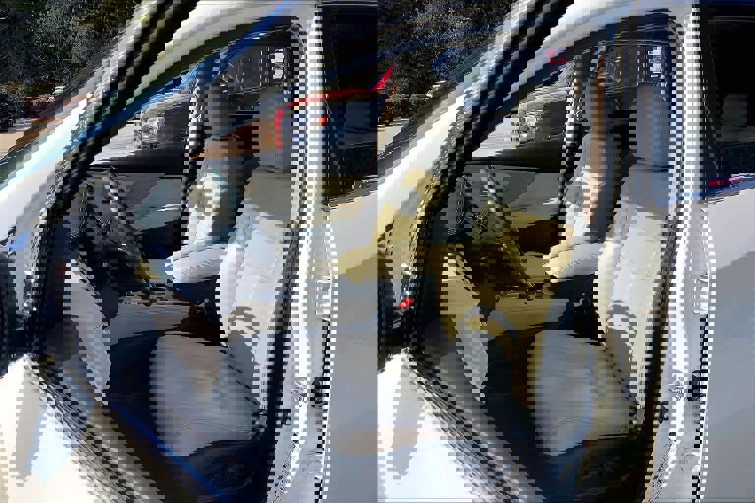 Used 2020 Nissan Murano SV w/ Premium Package image 8