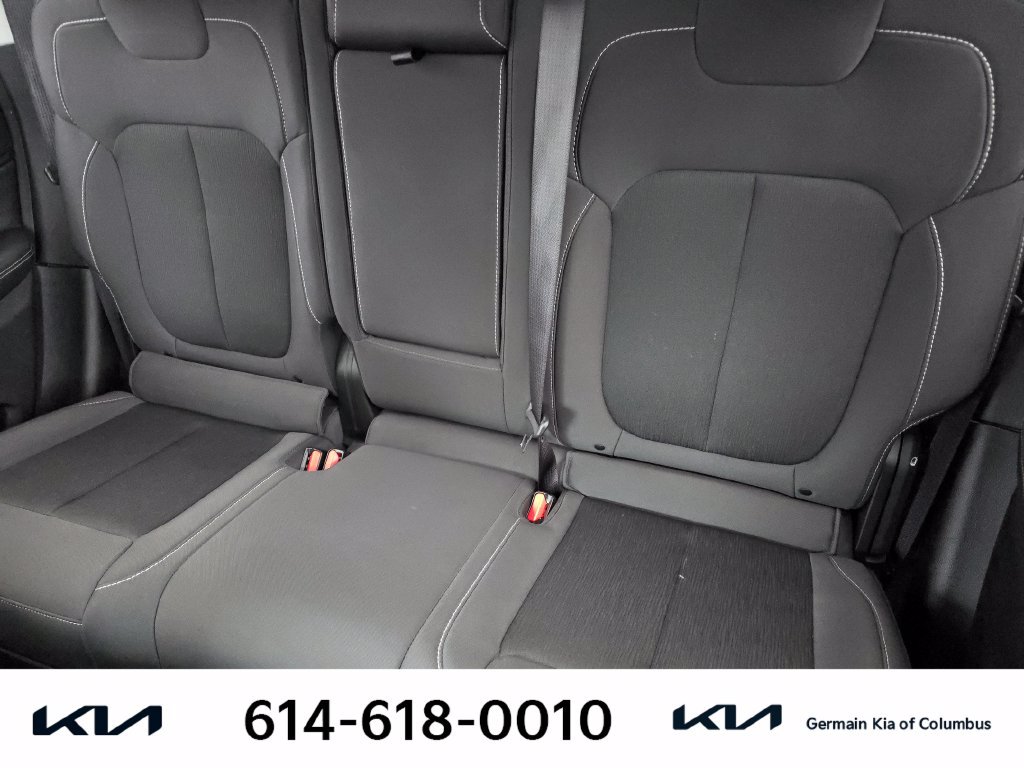 Used 2023 Jeep Grand Cherokee Laredo w/ Luxury Tech Group I AWD/4WD image 18