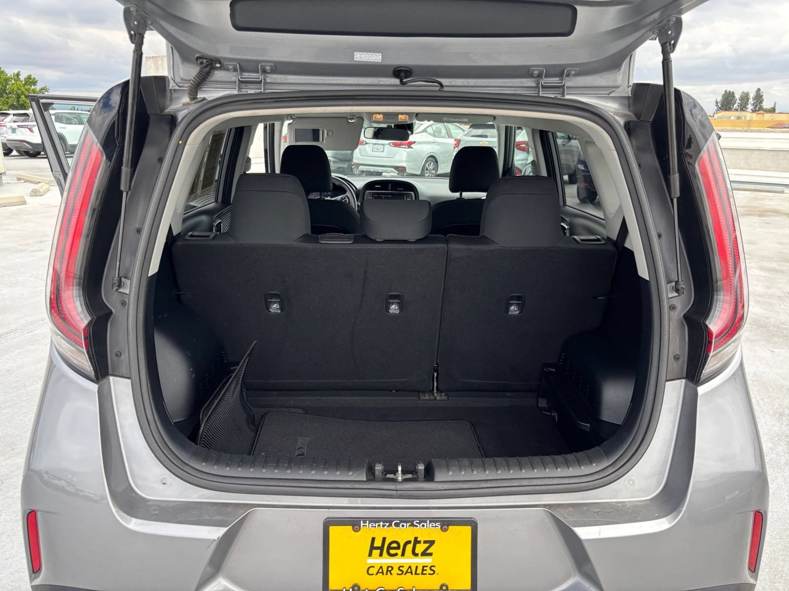 Used 2025 Kia Soul LX w/ LX Technology Package FWD image 29