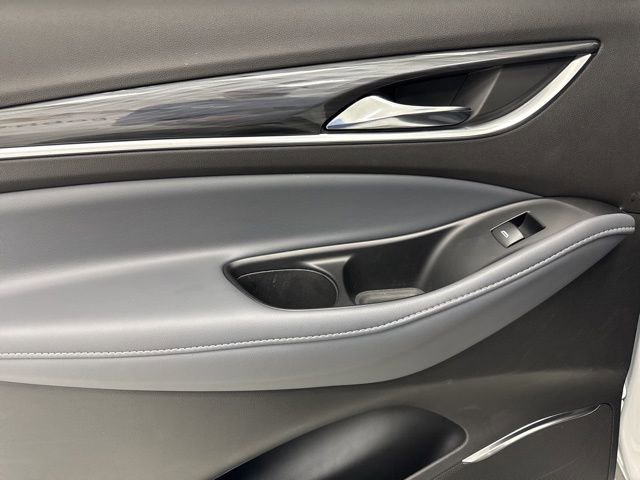 Used 2023 Buick Enclave Essence image 22