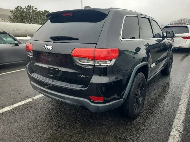 Used 2016 Jeep Grand Cherokee Laredo image 4