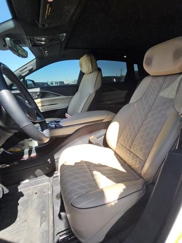 Used 2025 Cadillac Lyriq Sport w/ Nappa Leather Package AWD/4WD image 3