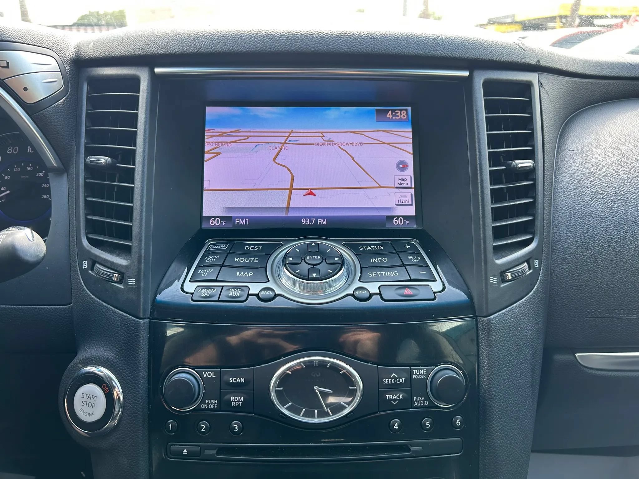 Used 2013 INFINITI FX37 AWD w/ Premium Pkg image 24