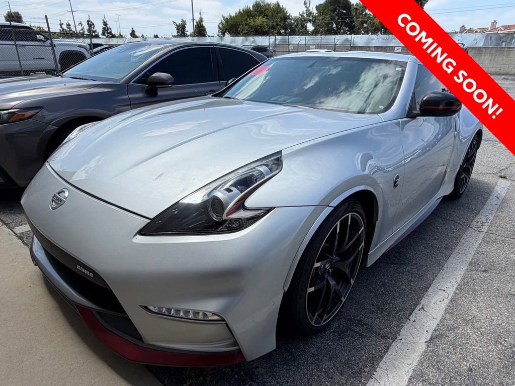Used 2015 Nissan 370Z NISMO RWD image 3