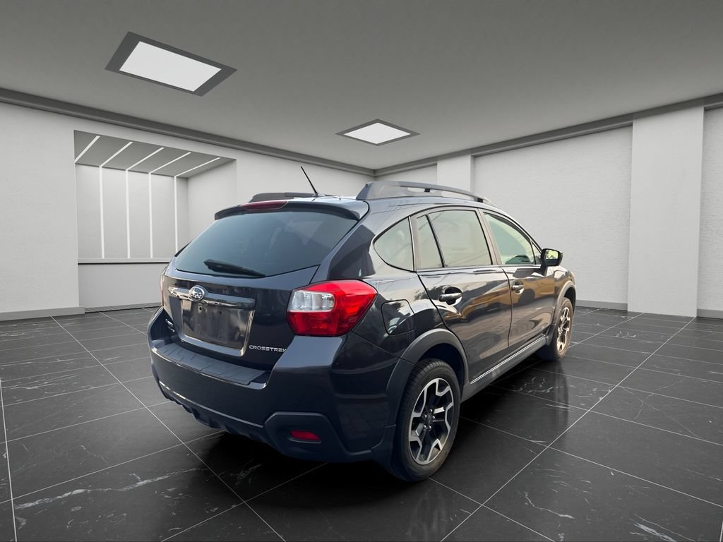 Used 2017 Subaru Crosstrek 2.0i Premium w/ Moonroof Package AWD/4WD image 11