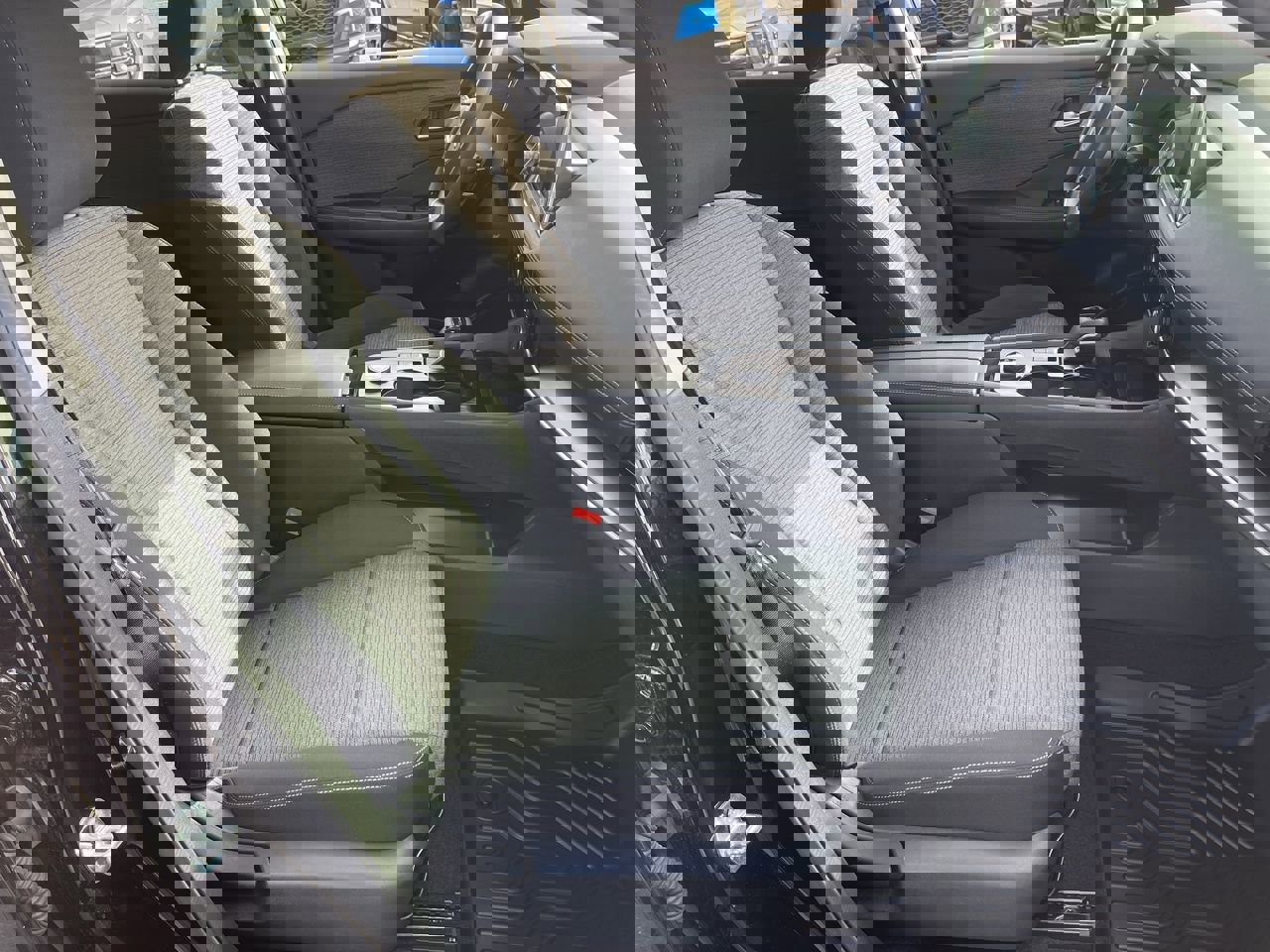 Used 2021 Nissan Rogue SV image 26