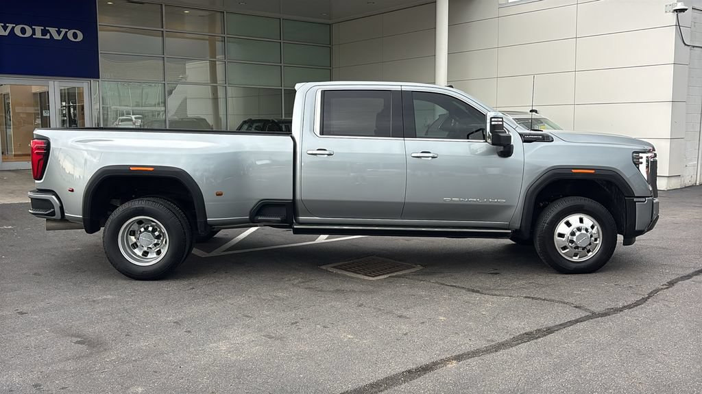 Used 2024 GMC Sierra 3500 Denali Ultimate AWD/4WD image 28