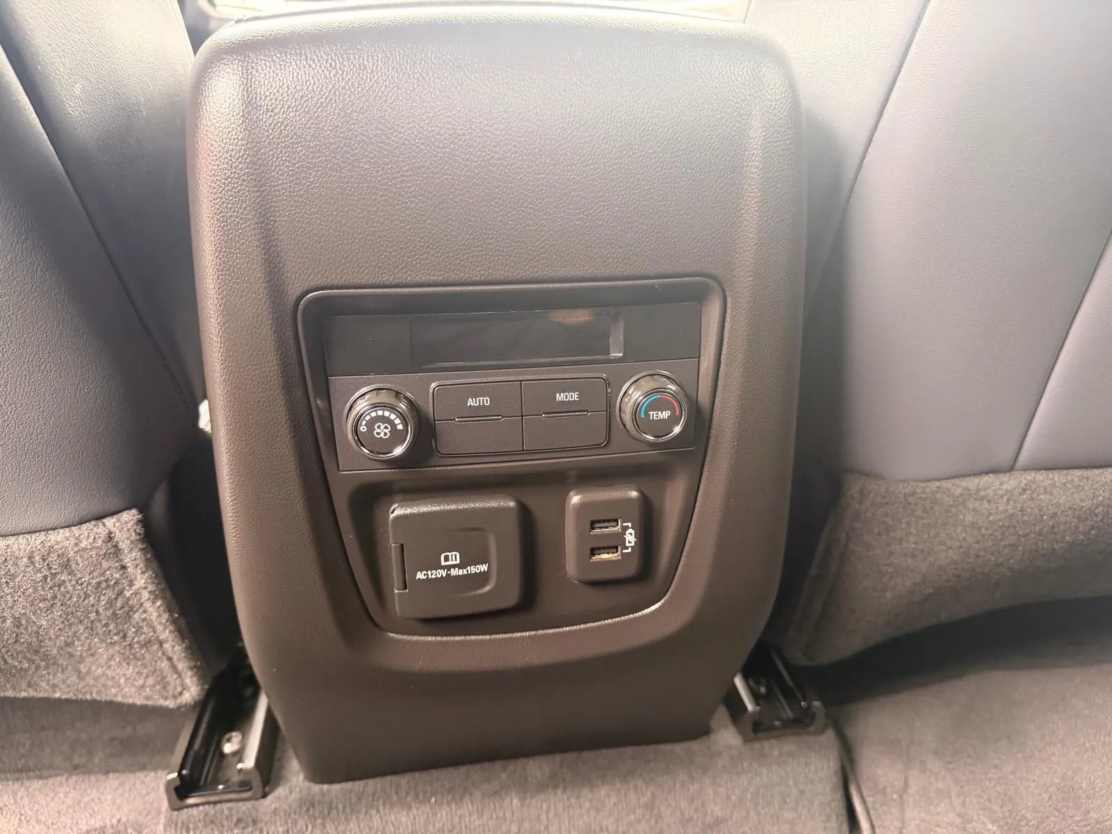 Used 2023 Buick Enclave Essence w/ Experience Buick Package FWD image 20