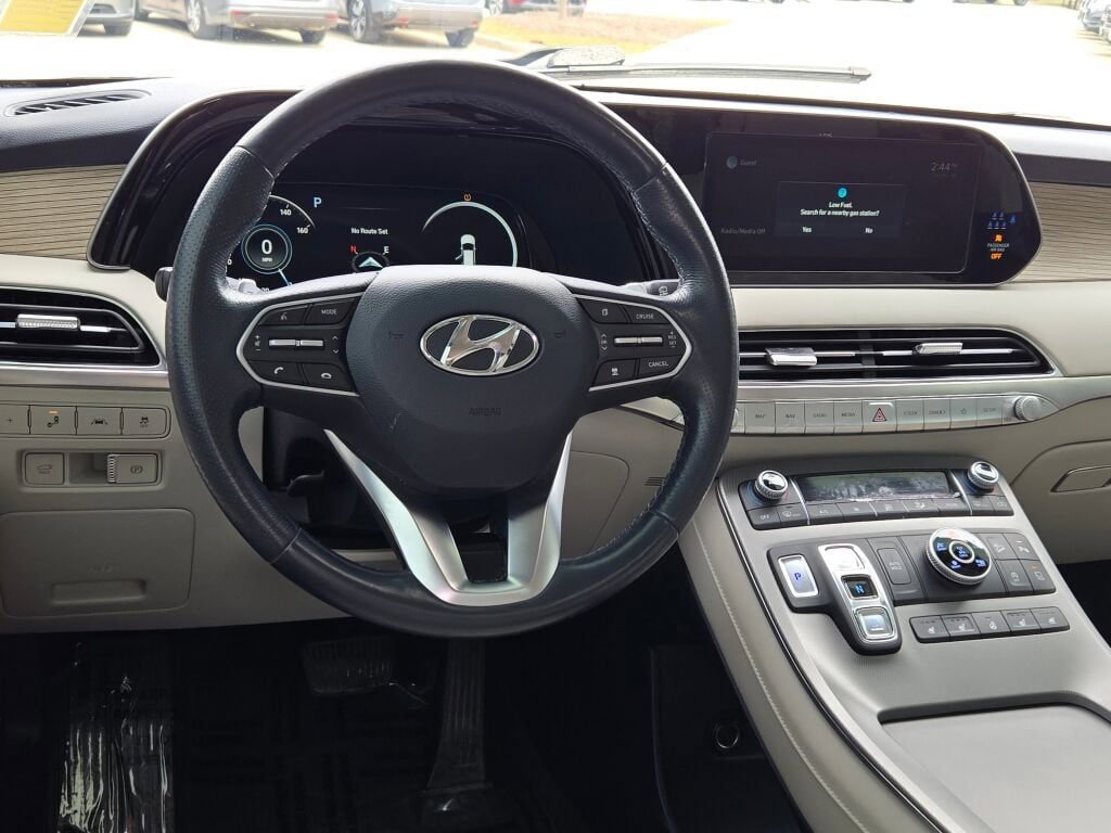 Used 2022 Hyundai Palisade Calligraphy image 17