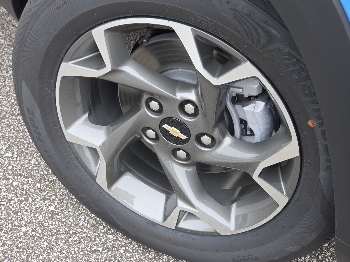 New 2026 Chevrolet Trax LT w/ LT Convenience Package FWD image 11