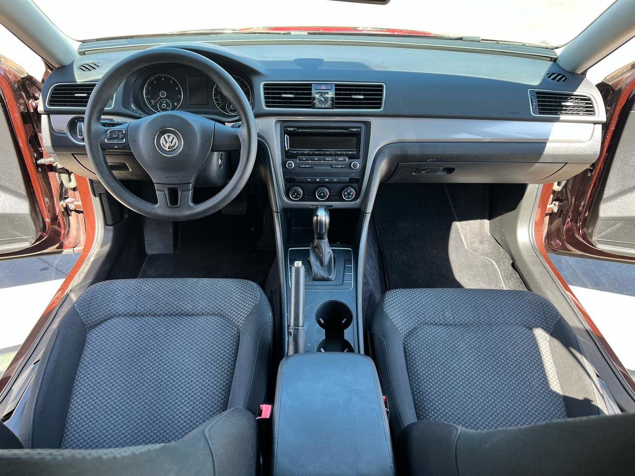 Used 2014 Volkswagen Passat 1.8T S image 9