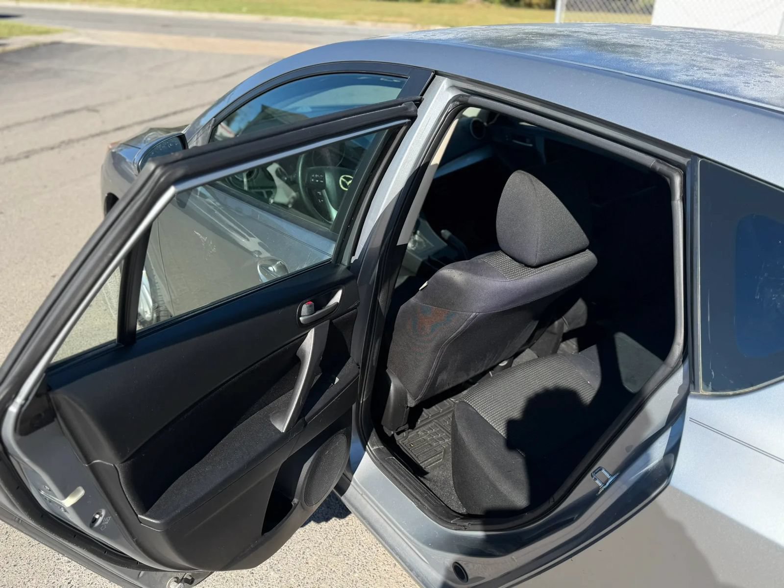 Used 2012 MAZDA MAZDA3 i Touring FWD image 9