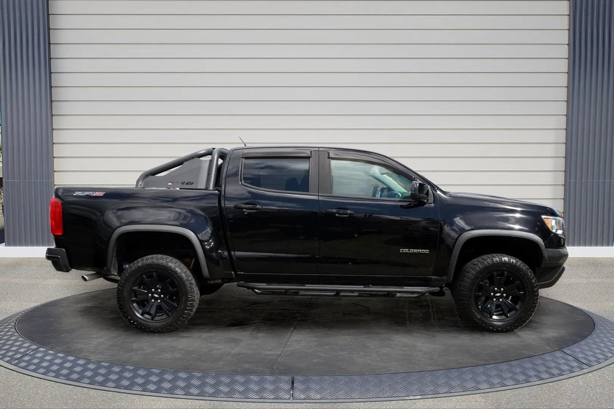 Used 2020 Chevrolet Colorado ZR2 w/ ZR2 Midnight Special Edition AWD/4WD image 8