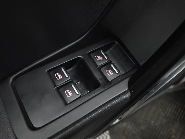 Used 2019 Volkswagen Beetle 2.0T Final Edition SEL FWD image 29