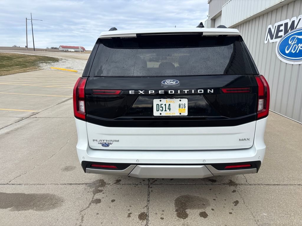Used 2025 Ford Expedition Max Platinum w/ Driver's Package image 5