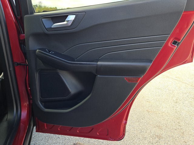 Used 2025 Ford Escape ST-Line w/ Tech Pack #1 FWD image 11