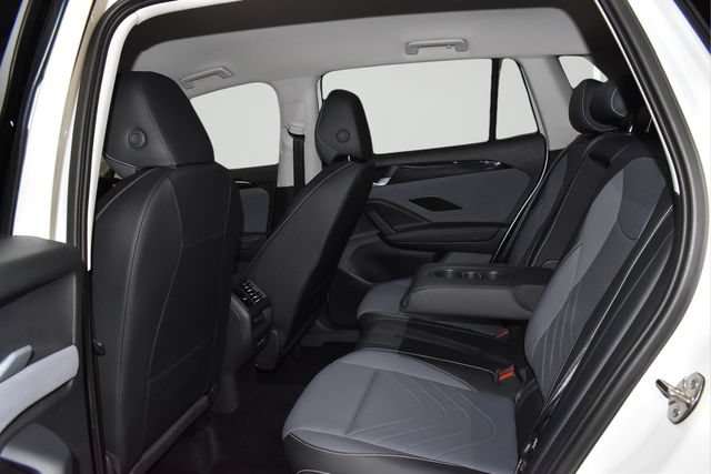Used 2026 Volkswagen Tiguan SE AWD/4WD image 23
