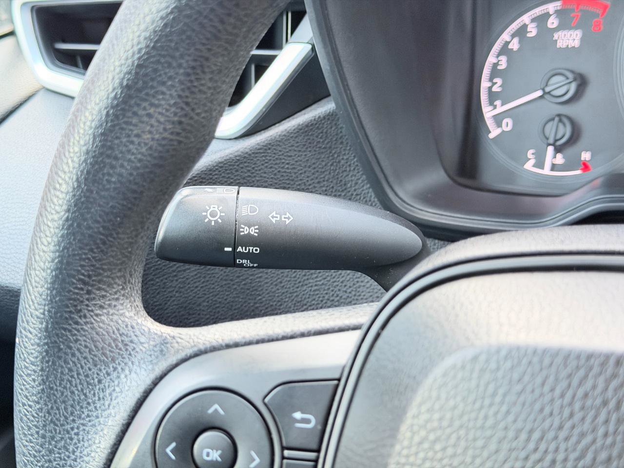 Used 2021 Toyota Corolla LE FWD image 50