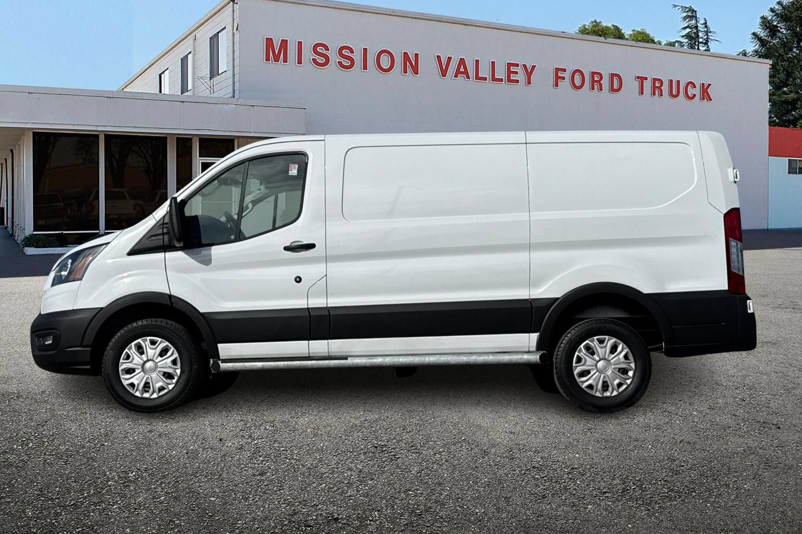 Used 2025 Ford Transit 250 Low Roof w/ Exterior Upgrade Package RWD image 7