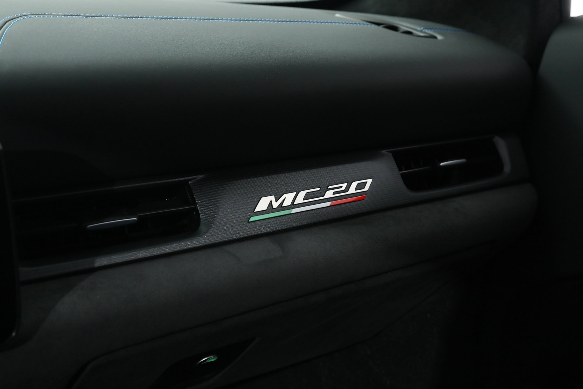 Certified 2022 Maserati MC20 Coupe image 33