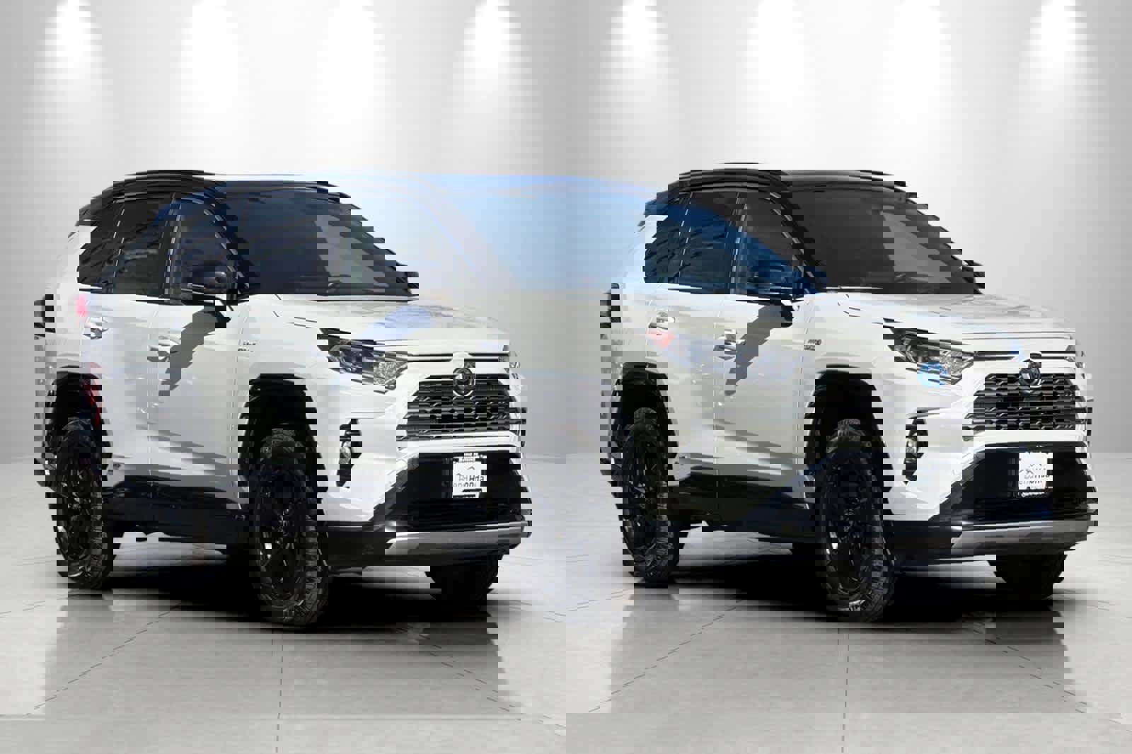 Used 2019 Toyota RAV4 XSE w/ Carpet Mat Package image 9