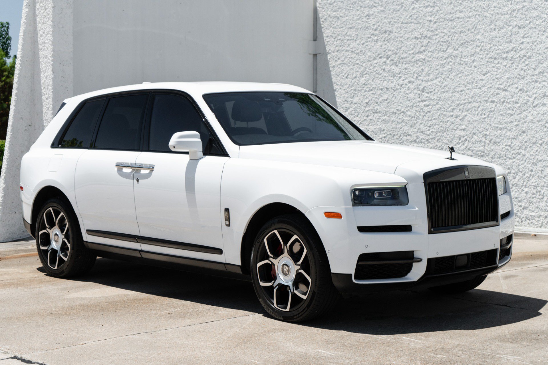 Used 2022 Rolls-Royce Cullinan Black Badge w/ Dark Exterior Package AWD/4WD image 6