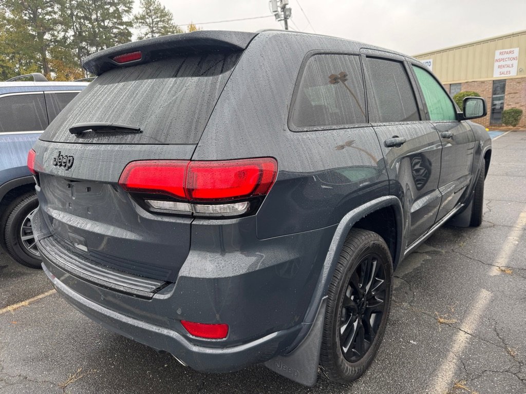 Used 2017 Jeep Grand Cherokee Altitude image 7