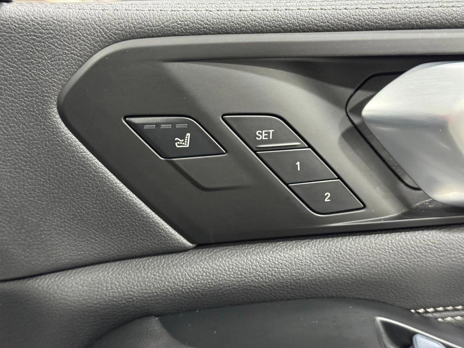 Used 2022 BMW X7 xDrive40i image 21