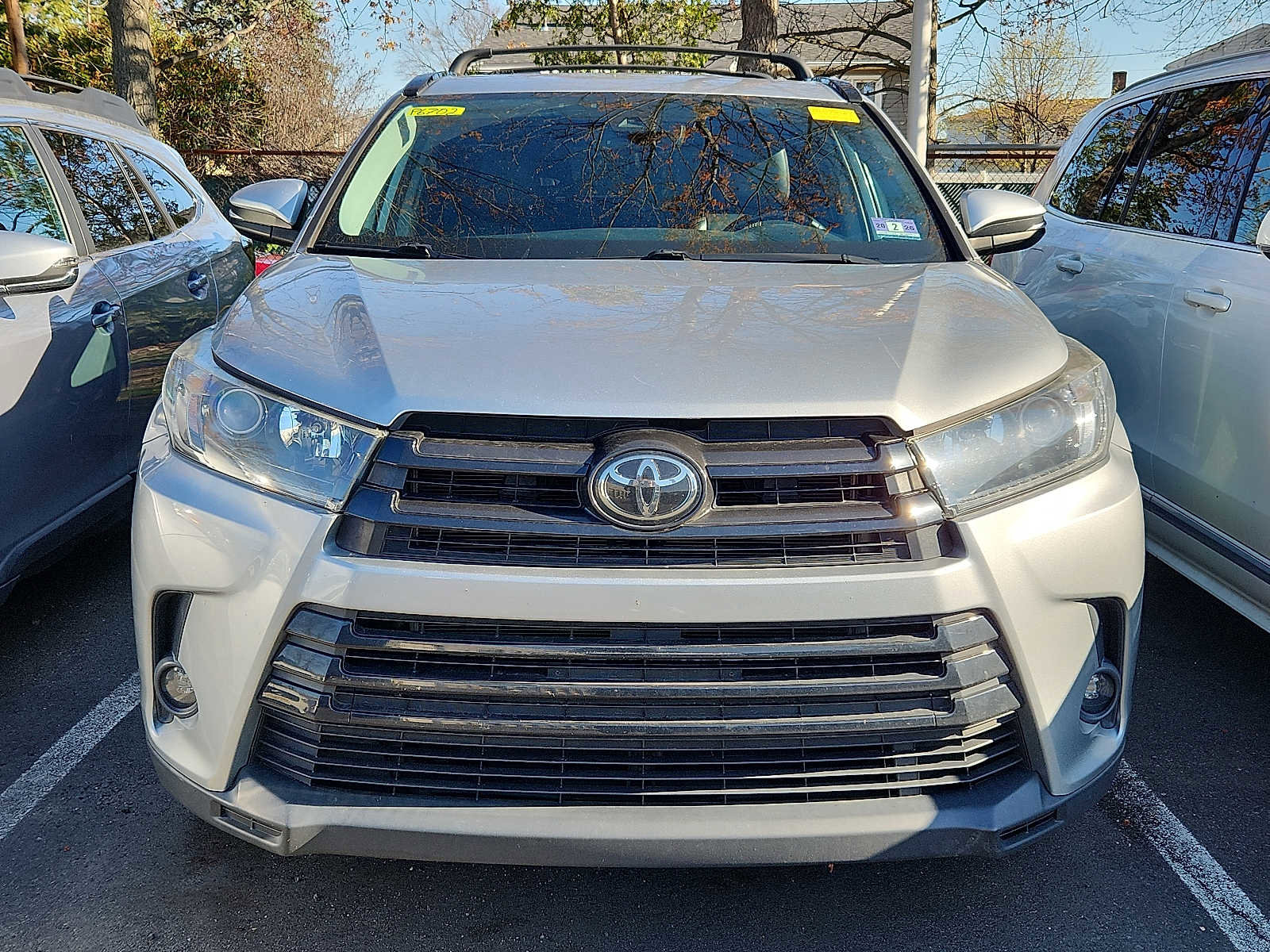 Used 2019 Toyota Highlander SE AWD/4WD image 2