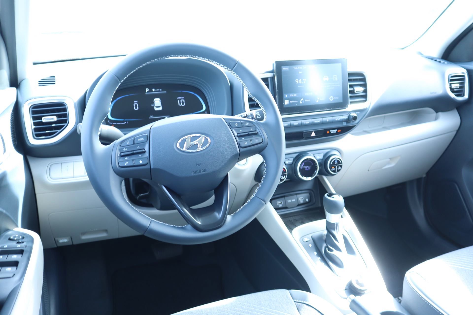 New 2026 Hyundai Venue SEL image 2