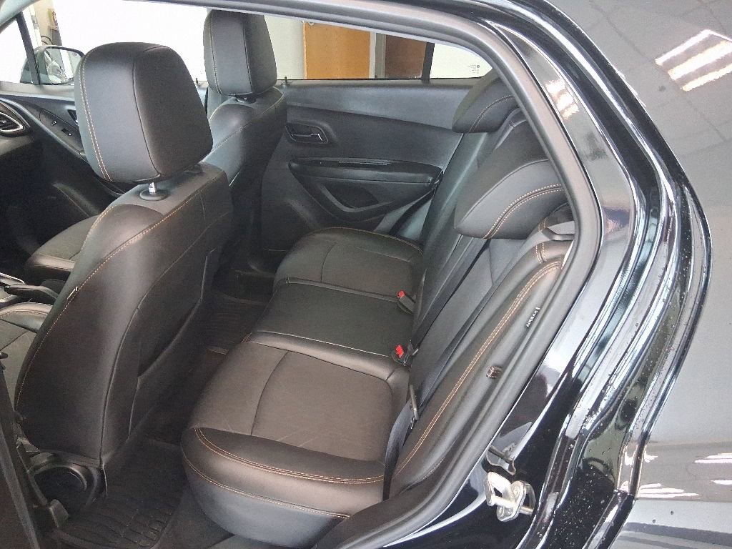 Used 2019 Chevrolet Trax LT w/ Sun & Sound Package AWD/4WD image 15