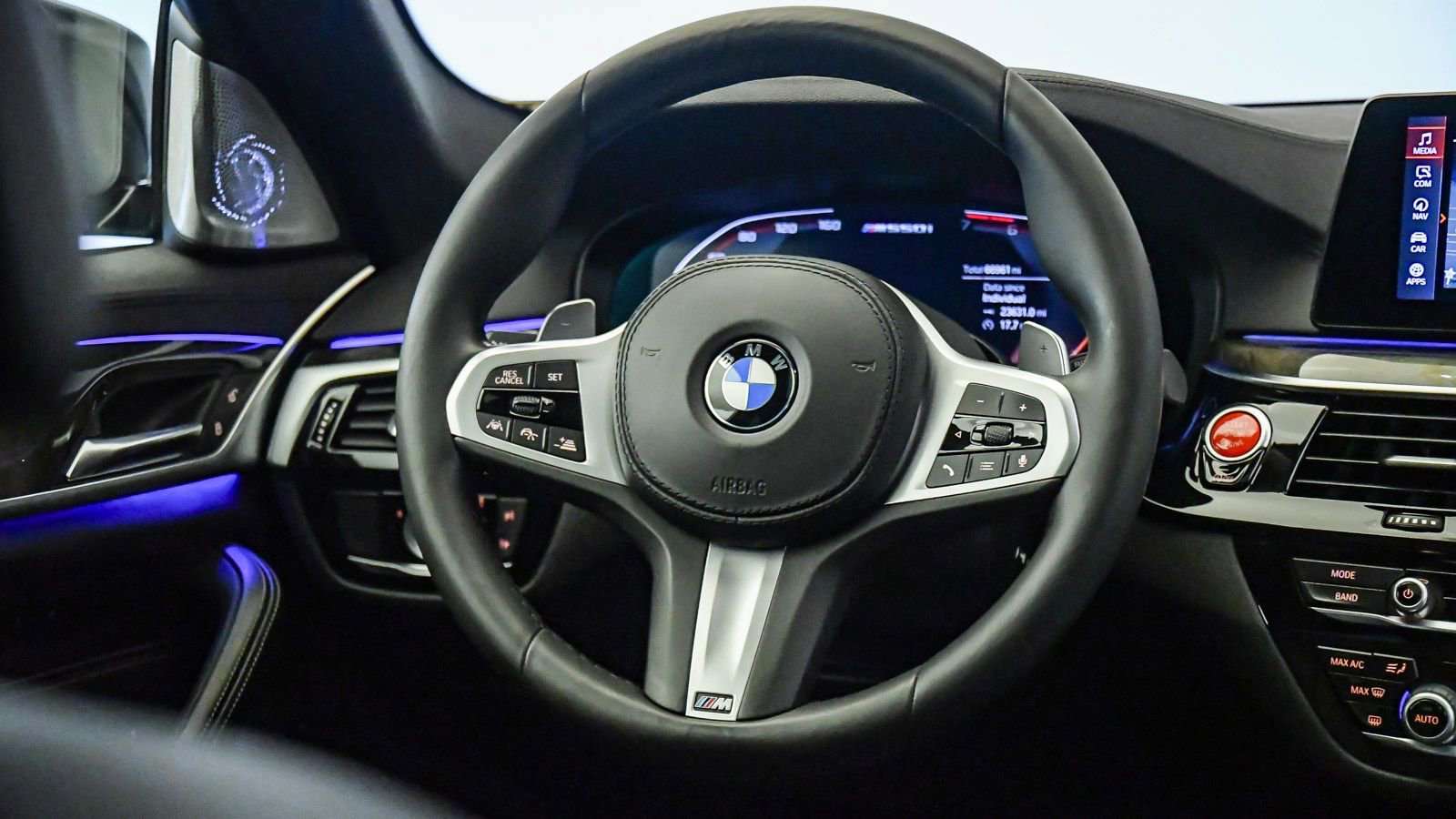 Used 2020 BMW M550i xDrive w/ Executive Package image 14