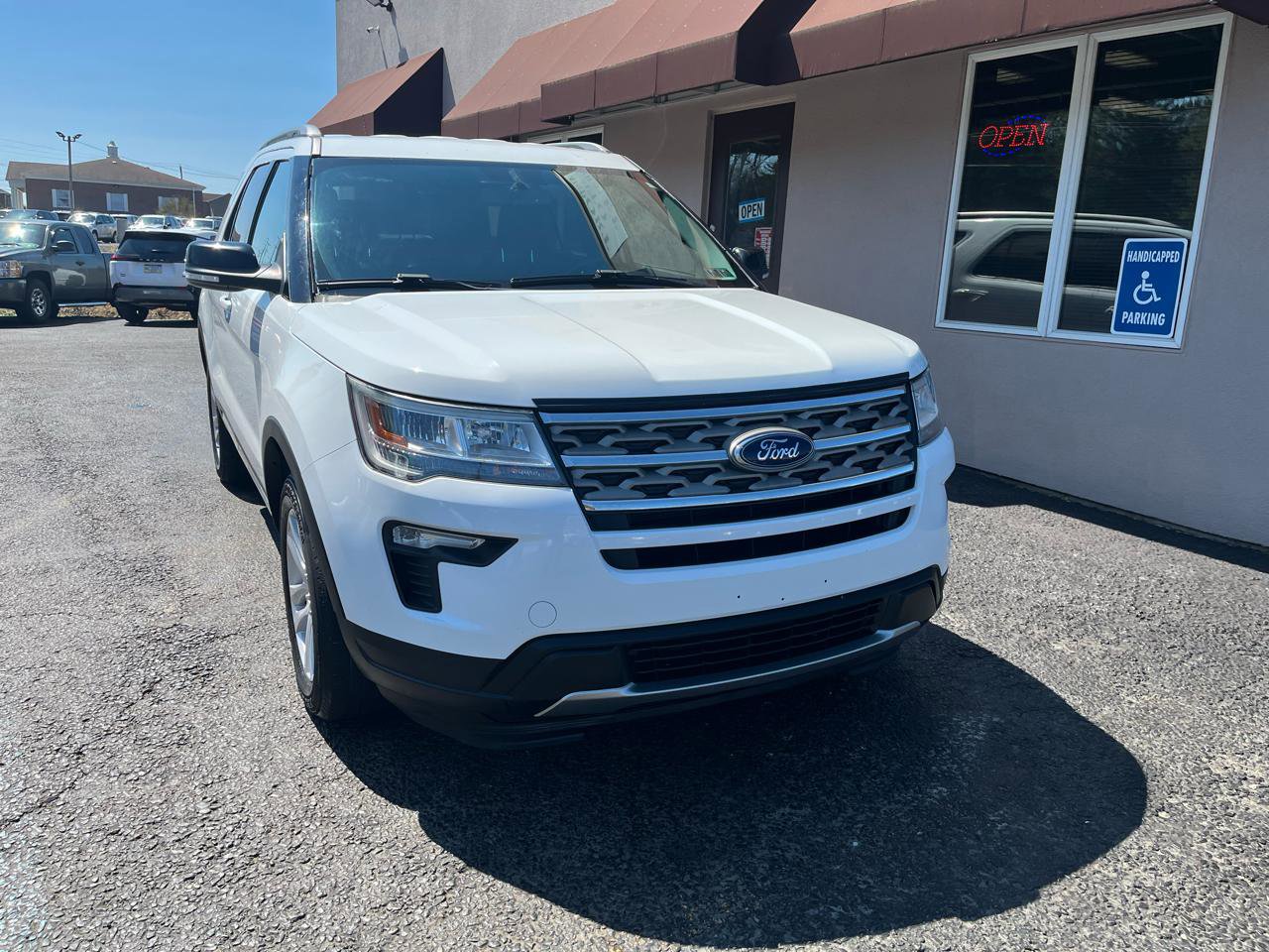 Used 2018 Ford Explorer XLT w/ Equipment Group 201A AWD/4WD image 2