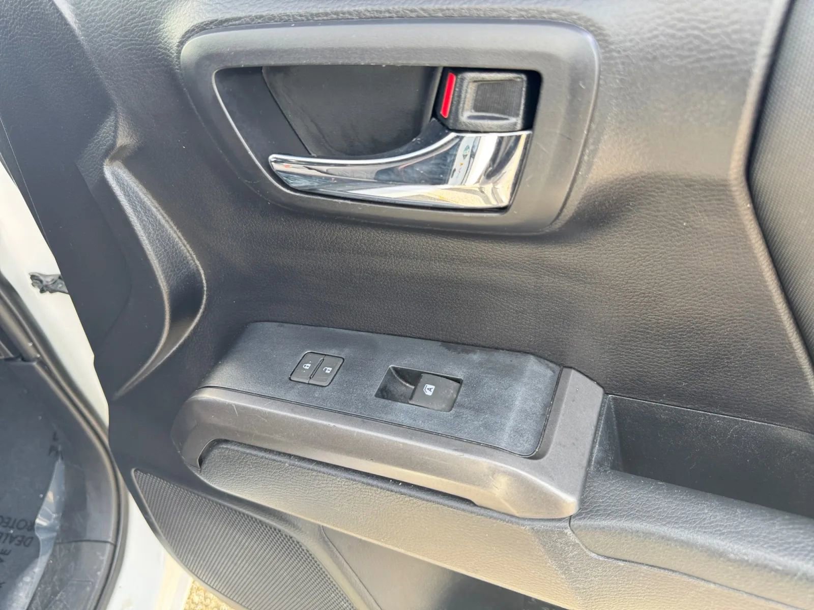 Used 2020 Toyota Tacoma TRD Off-Road image 32