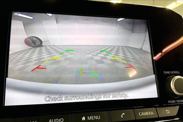 Used 2025 Nissan Pathfinder SV FWD image 28