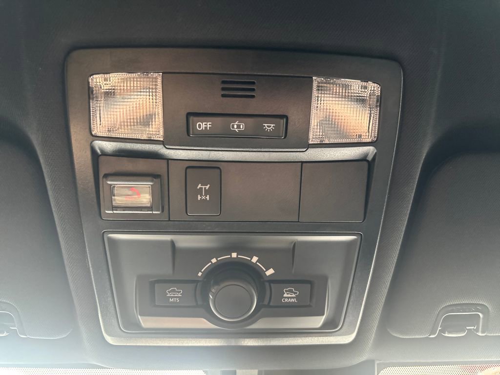 Used 2021 Toyota Tacoma TRD Off-Road AWD/4WD image 17