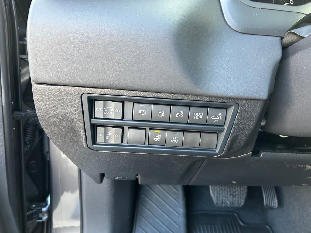 Used 2026 Toyota Sequoia Platinum image 23