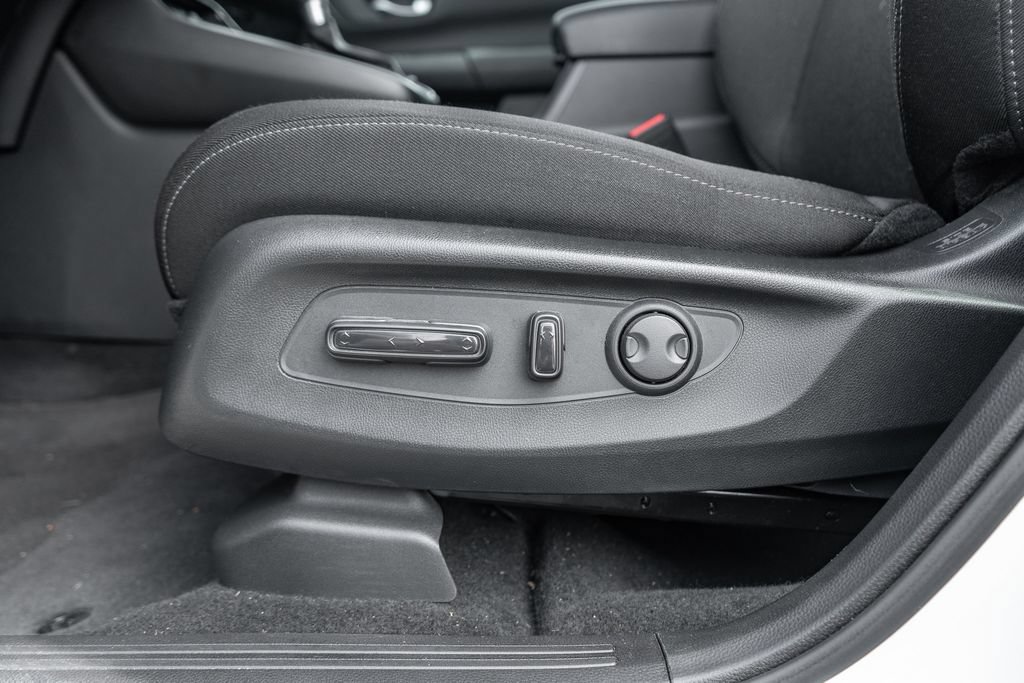 Used 2025 Honda CR-V EX image 18