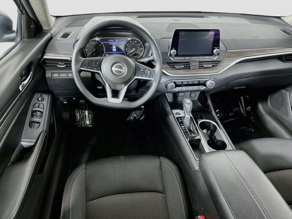 Used 2024 Nissan Altima 2.5 SV FWD image 19