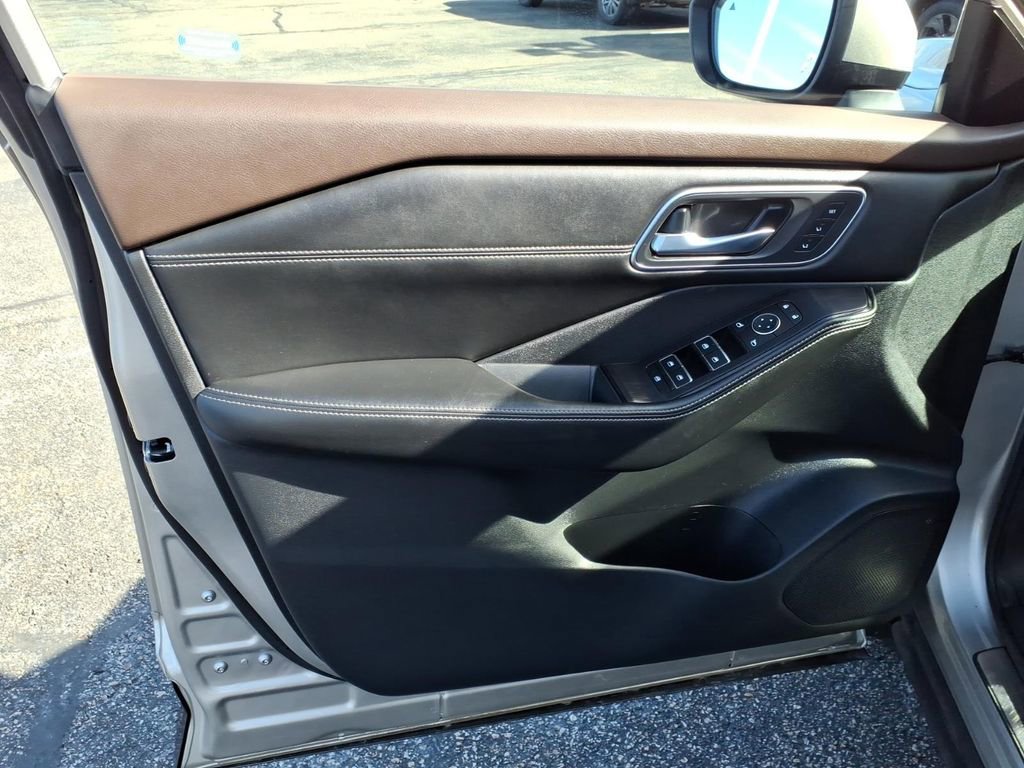 Certified 2023 Nissan Rogue Platinum w/ Platinum Premium Package image 14